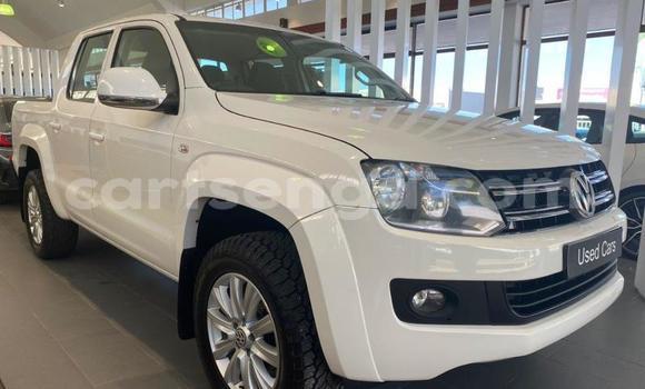Nunua Ilio tumika Volkswagen Amarok White Gari ndani ya Ezulwini nchini Hhohho