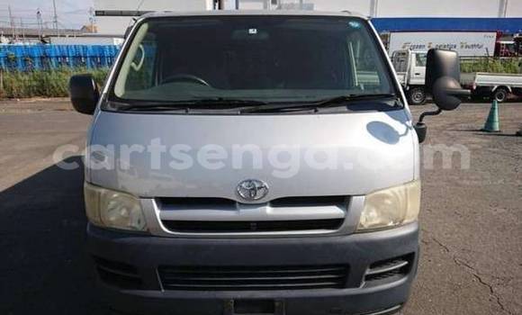 Buy Used Toyota Hiace Silver Car in Ezulwini in Hhohho Buy Used Toyota Hiace Silver Car in Ezulwini in Hhohho