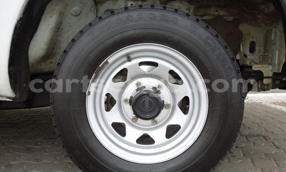 Buy Used Nissan NP 300 White Car in Ezulwini in Hhohho Buy Used Nissan NP 300 White Car in Ezulwini in Hhohho