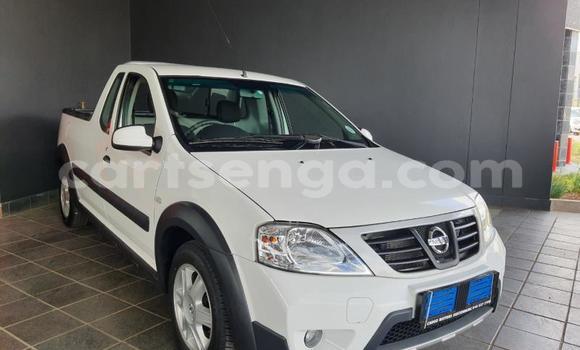 Buy Used Nissan NP 300 White Car in Ezulwini in Hhohho Buy Used Nissan NP 300 White Car in Ezulwini in Hhohho