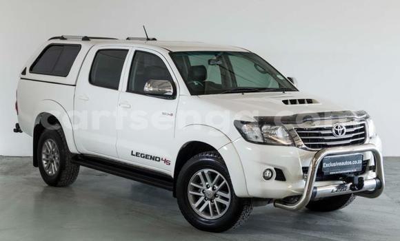 Buy Used Toyota Hilux White Car in Ezulwini in Hhohho Buy Used Toyota Hilux White Car in Ezulwini in Hhohho