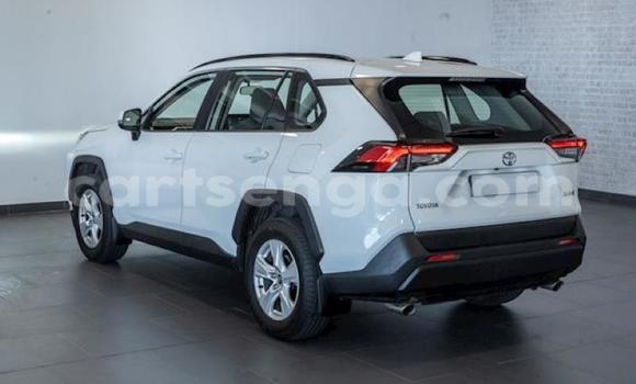 Nunua Ilio tumika Toyota RAV4 White Gari ndani ya Mbabane nchini Manzini Nunua Ilio tumika Toyota RAV4 White Gari ndani ya Mbabane nchini Manzini