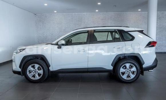 Nunua Ilio tumika Toyota RAV4 White Gari ndani ya Mbabane nchini Manzini Nunua Ilio tumika Toyota RAV4 White Gari ndani ya Mbabane nchini Manzini