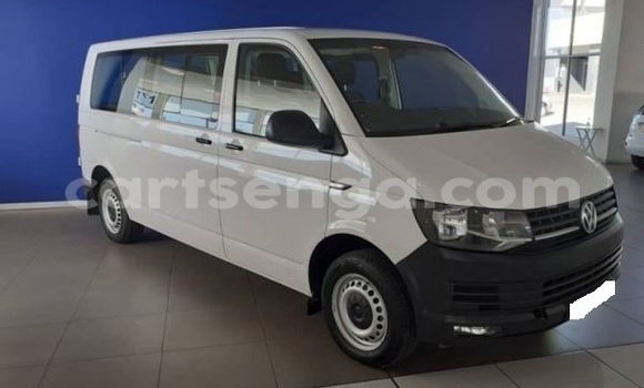 Buy Used Volkswagen Transporter White Car in Mbabane in Manzini Buy Used Volkswagen Transporter White Car in Mbabane in Manzini