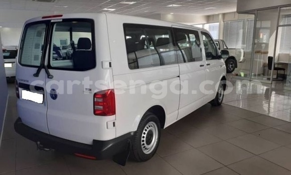Buy Used Volkswagen Transporter White Car in Mbabane in Manzini Buy Used Volkswagen Transporter White Car in Mbabane in Manzini