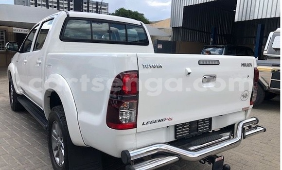 Buy Used Toyota Hilux White Car in Mbabane in Manzini Buy Used Toyota Hilux White Car in Mbabane in Manzini