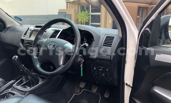 Buy Used Toyota Hilux White Car in Mbabane in Manzini Buy Used Toyota Hilux White Car in Mbabane in Manzini