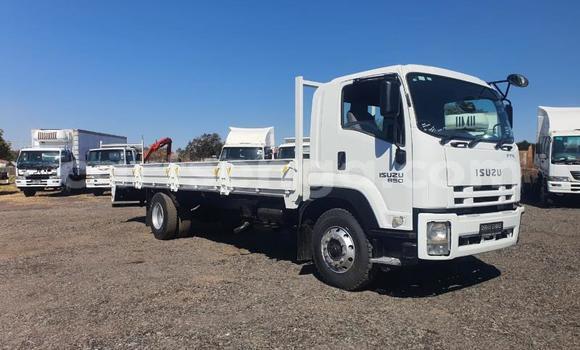 Nunua Ilio tumika Isuzu FTR 850 White Lori ndani ya Manzini nchini Manzini Nunua Ilio tumika Isuzu FTR 850 White Lori ndani ya Manzini nchini Manzini