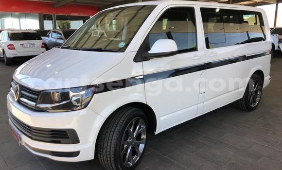 Buy Used Volkswagen Transporter White Car in Ezulwini in Hhohho Buy Used Volkswagen Transporter White Car in Ezulwini in Hhohho