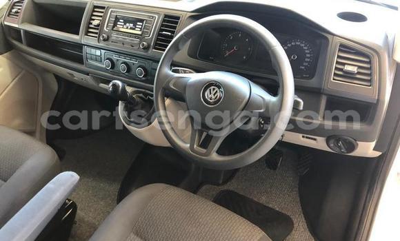 Buy Used Volkswagen Transporter White Car in Ezulwini in Hhohho Buy Used Volkswagen Transporter White Car in Ezulwini in Hhohho