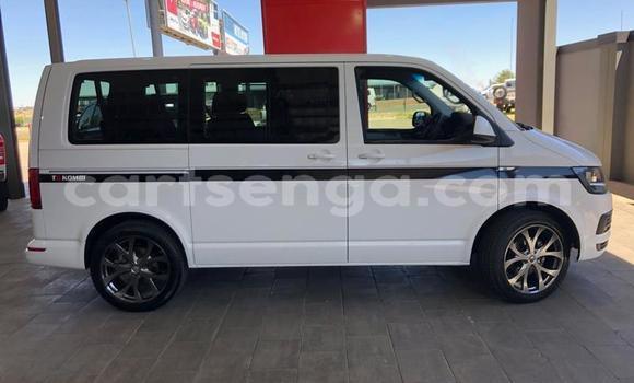 Buy Used Volkswagen Transporter White Car in Ezulwini in Hhohho Buy Used Volkswagen Transporter White Car in Ezulwini in Hhohho