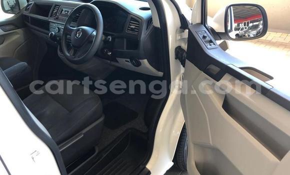 Buy Used Volkswagen Transporter White Car in Ezulwini in Hhohho Buy Used Volkswagen Transporter White Car in Ezulwini in Hhohho