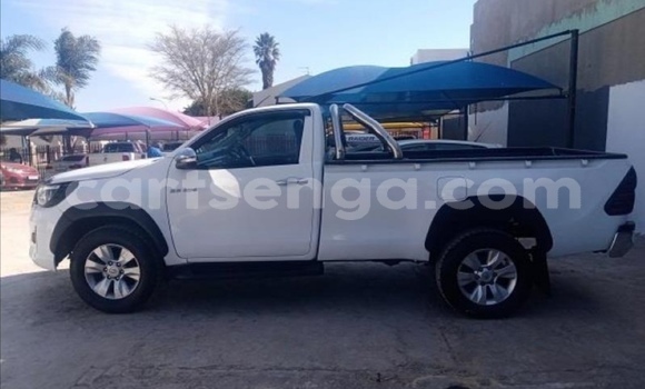 Nunua Ilio tumika Toyota Hilux White Gari ndani ya Mhlambanyatsi nchini Manzini Nunua Ilio tumika Toyota Hilux White Gari ndani ya Mhlambanyatsi nchini Manzini