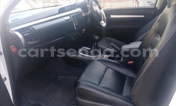 Nunua Ilio tumika Toyota Hilux White Gari ndani ya Mhlambanyatsi nchini Manzini Nunua Ilio tumika Toyota Hilux White Gari ndani ya Mhlambanyatsi nchini Manzini