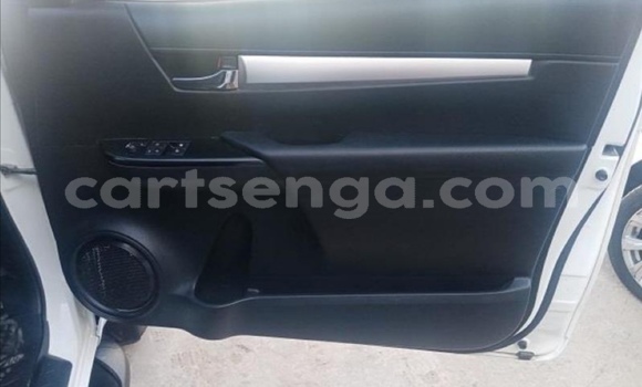 Nunua Ilio tumika Toyota Hilux White Gari ndani ya Mhlambanyatsi nchini Manzini Nunua Ilio tumika Toyota Hilux White Gari ndani ya Mhlambanyatsi nchini Manzini