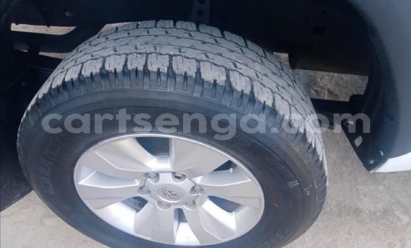 Nunua Ilio tumika Toyota Hilux White Gari ndani ya Mhlambanyatsi nchini Manzini Nunua Ilio tumika Toyota Hilux White Gari ndani ya Mhlambanyatsi nchini Manzini