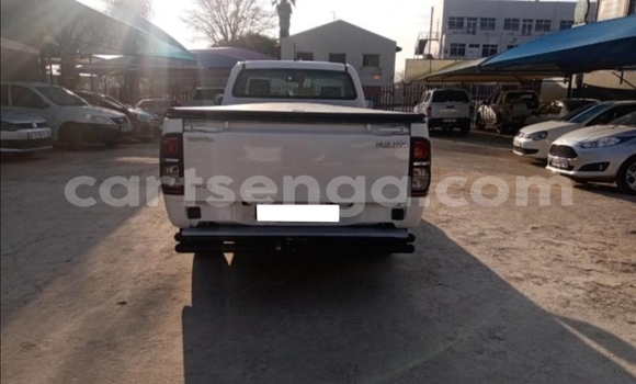 Nunua Ilio tumika Toyota Hilux White Gari ndani ya Bulembu nchini Hhohho Nunua Ilio tumika Toyota Hilux White Gari ndani ya Bulembu nchini Hhohho