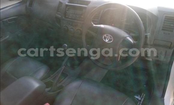 Nunua Ilio tumika Toyota Hilux White Gari ndani ya Bulembu nchini Hhohho Nunua Ilio tumika Toyota Hilux White Gari ndani ya Bulembu nchini Hhohho