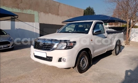 Nunua Ilio tumika Toyota Hilux White Gari ndani ya Bulembu nchini Hhohho Nunua Ilio tumika Toyota Hilux White Gari ndani ya Bulembu nchini Hhohho