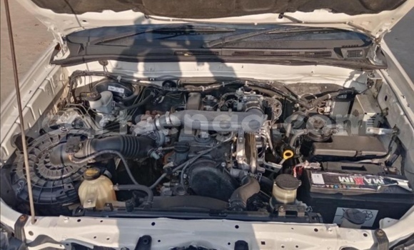 Nunua Ilio tumika Toyota Hilux White Gari ndani ya Bulembu nchini Hhohho Nunua Ilio tumika Toyota Hilux White Gari ndani ya Bulembu nchini Hhohho