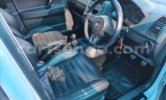 Nunua Ilio tumika Volkswagen Polo White Gari ndani ya Lobamba nchini Manzini Nunua Ilio tumika Volkswagen Polo White Gari ndani ya Lobamba nchini Manzini