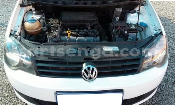 Nunua Ilio tumika Volkswagen Polo White Gari ndani ya Lobamba nchini Manzini Nunua Ilio tumika Volkswagen Polo White Gari ndani ya Lobamba nchini Manzini