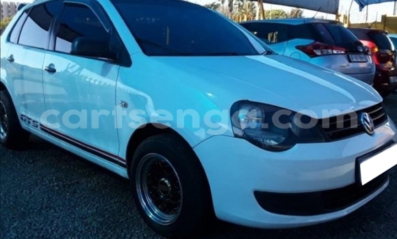 Nunua Ilio tumika Volkswagen Polo White Gari ndani ya Lobamba nchini Manzini Nunua Ilio tumika Volkswagen Polo White Gari ndani ya Lobamba nchini Manzini