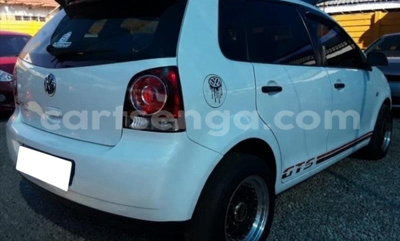 Nunua Ilio tumika Volkswagen Polo White Gari ndani ya Lobamba nchini Manzini Nunua Ilio tumika Volkswagen Polo White Gari ndani ya Lobamba nchini Manzini