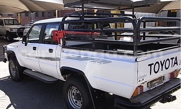 Buy Used Toyota Hilux White Car in Mbabane in Manzini Buy Used Toyota Hilux White Car in Mbabane in Manzini