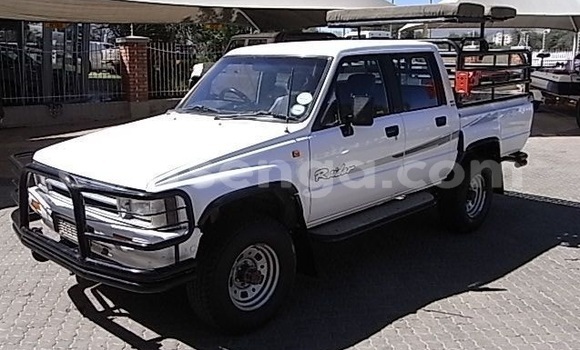 Buy Used Toyota Hilux White Car in Mbabane in Manzini Buy Used Toyota Hilux White Car in Mbabane in Manzini