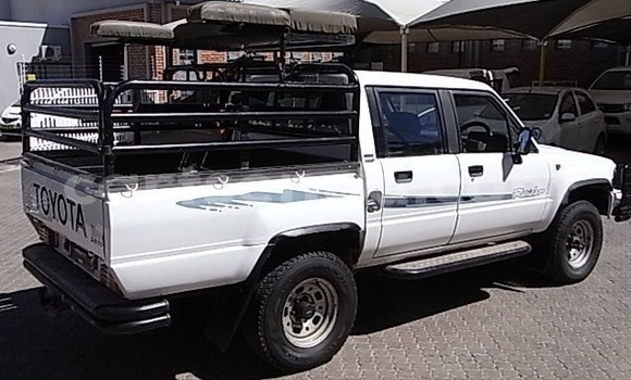 Buy Used Toyota Hilux White Car in Mbabane in Manzini Buy Used Toyota Hilux White Car in Mbabane in Manzini