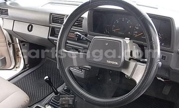Buy Used Toyota Hilux White Car in Mbabane in Manzini Buy Used Toyota Hilux White Car in Mbabane in Manzini