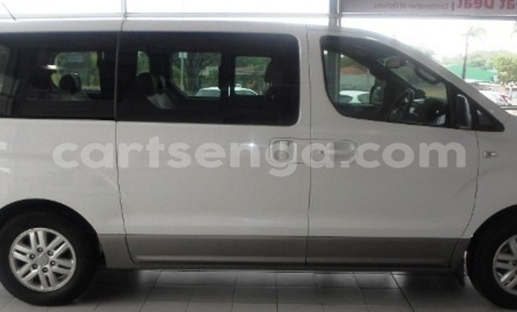 Acheter Occasion Voiture Hyundai H1 Blanc à Bhunya, Manzini Acheter Occasion Voiture Hyundai H1 Blanc à Bhunya, Manzini