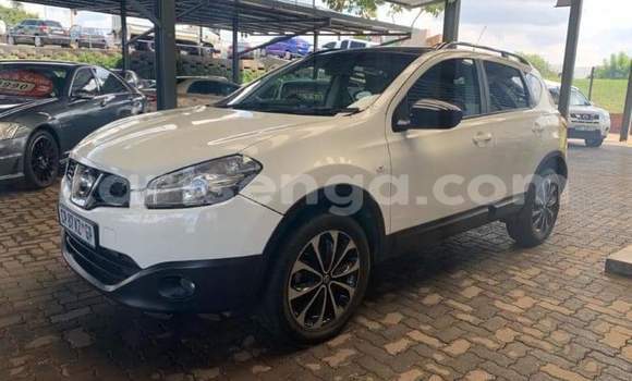 Nunua Ilio tumika Nissan Qashqai White Gari ndani ya Ezulwini nchini Hhohho