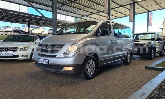 Nunua Ilio tumika Hyundai H1 Silver Gari ndani ya Manzini nchini Manzini