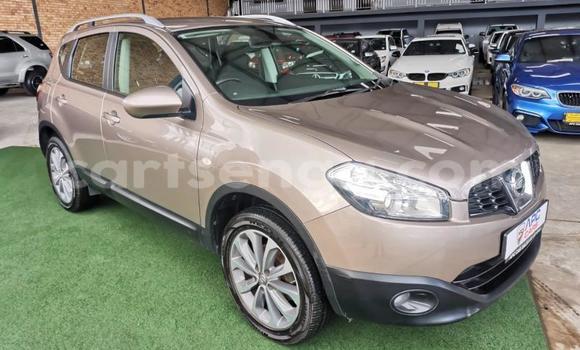 Nunua Ilio tumika Nissan Qashqai Beige Gari ndani ya Ezulwini nchini Hhohho