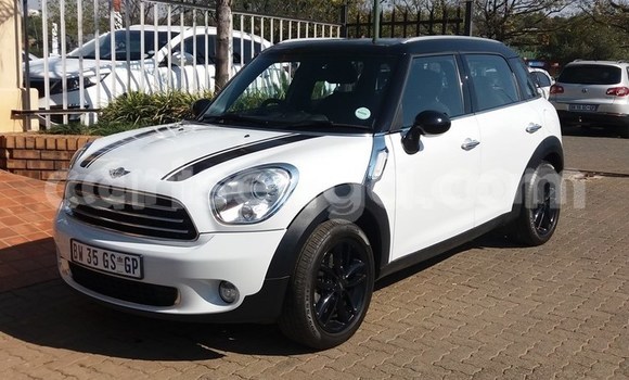 Buy Used Mini Cooper S clubman White Car in Ezulwini in Hhohho Buy Used Mini Cooper S clubman White Car in Ezulwini in Hhohho