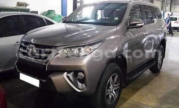 Buy Used Toyota Fortuner Silver Car in Ezulwini in Hhohho Buy Used Toyota Fortuner Silver Car in Ezulwini in Hhohho