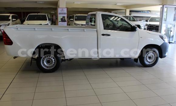 Buy Used Toyota Hilux White Car in Ezulwini in Hhohho