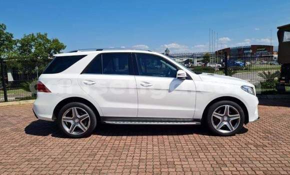 Buy Used Mercedes‒Benz GLE White Car in Mpaka in Lubombo District Buy Used Mercedes‒Benz GLE White Car in Mpaka in Lubombo District