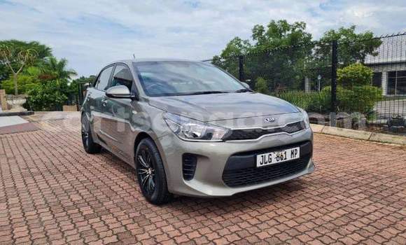 Buy Used Kia Rio Beige Car in Ezulwini in Hhohho Buy Used Kia Rio Beige Car in Ezulwini in Hhohho