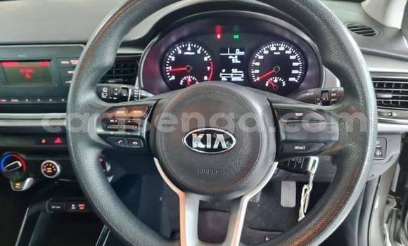 Buy Used Kia Rio Beige Car in Ezulwini in Hhohho Buy Used Kia Rio Beige Car in Ezulwini in Hhohho