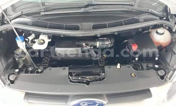 Buy Used Ford Tourneo Custom Beige Car in Mbabane in Manzini Buy Used Ford Tourneo Custom Beige Car in Mbabane in Manzini