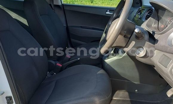 Nunua Ilio tumika Hyundai i10 White Gari ndani ya Ezulwini nchini Hhohho Nunua Ilio tumika Hyundai i10 White Gari ndani ya Ezulwini nchini Hhohho