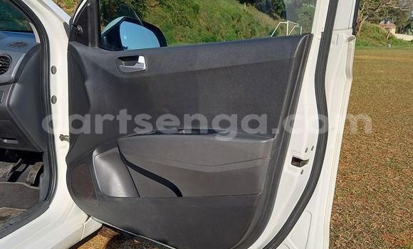 Nunua Ilio tumika Hyundai i10 White Gari ndani ya Ezulwini nchini Hhohho Nunua Ilio tumika Hyundai i10 White Gari ndani ya Ezulwini nchini Hhohho