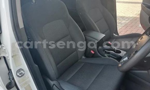 Nunua Ilio tumika Hyundai Tucson White Gari ndani ya Hluti nchini Wilaya ya Shiselweni Nunua Ilio tumika Hyundai Tucson White Gari ndani ya Hluti nchini Wilaya ya Shiselweni