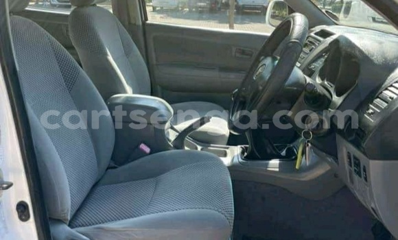Buy Used Toyota Hilux White Car in Ezulwini in Hhohho Buy Used Toyota Hilux White Car in Ezulwini in Hhohho