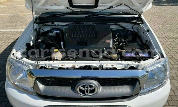 Buy Used Toyota Hilux White Car in Ezulwini in Hhohho Buy Used Toyota Hilux White Car in Ezulwini in Hhohho
