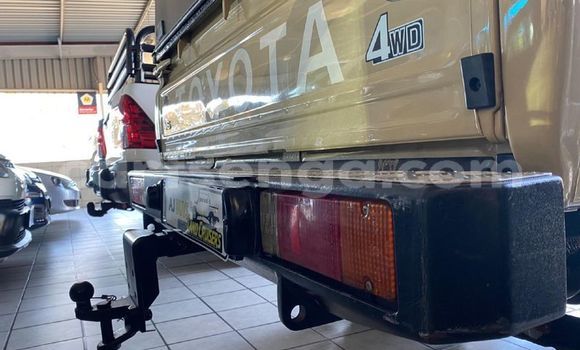 Buy Used Toyota Land Cruiser Beige Car in Mbabane in Manzini Buy Used Toyota Land Cruiser Beige Car in Mbabane in Manzini