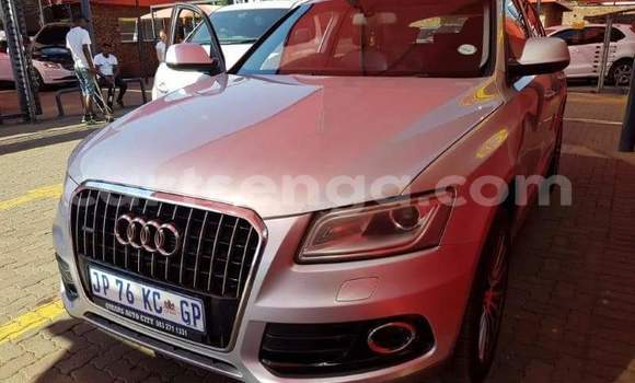 Nunua Ilio tumika Audi Q5 Silver Gari ndani ya Lobamba nchini Manzini